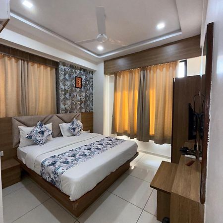 Hotelsuncity Inn Vadodara Eksteriør billede