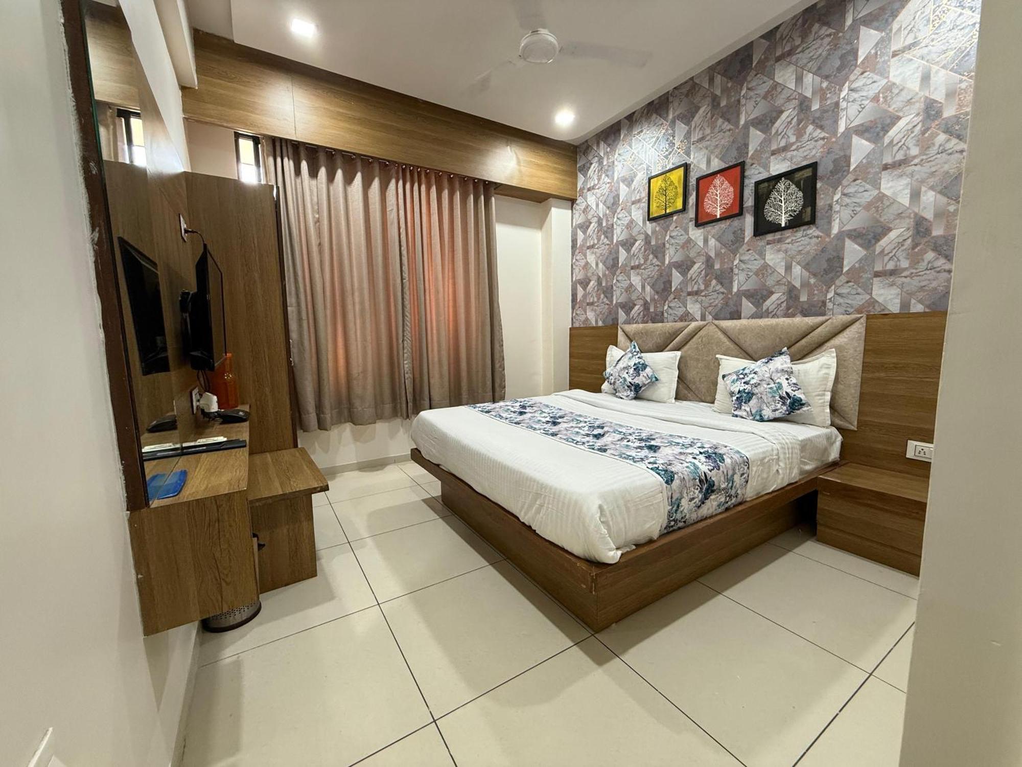 Hotelsuncity Inn Vadodara Eksteriør billede